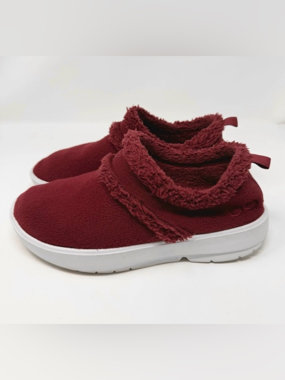 *OOFOS* OOcoozie Cabernet (Burgundy) Slip-Ons in a Womens Size 10~Cute & Comfy!